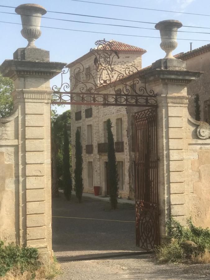 Domaine Les Castans Bed and Breakfast Saint-Thibéry Buitenkant foto